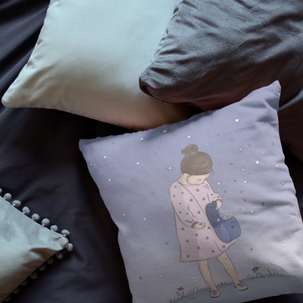 Queen of stars throw pillow