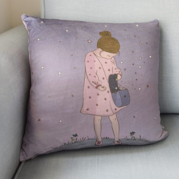 Queen of stars throw pillow